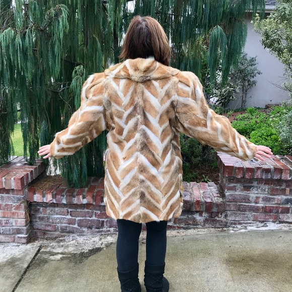 Cute ShortHair Fox Fur Jacket Wide UpperArms - Picture 7 of 11